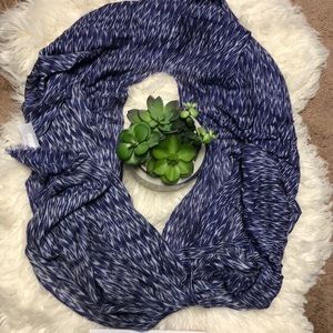 Stella & Dot Versatile Poncho Scarf